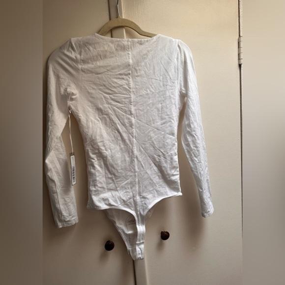 Everlane The Long-Sleeve V-Neck Bodysuit (thong back) in white NWT - Picture 6 of 7